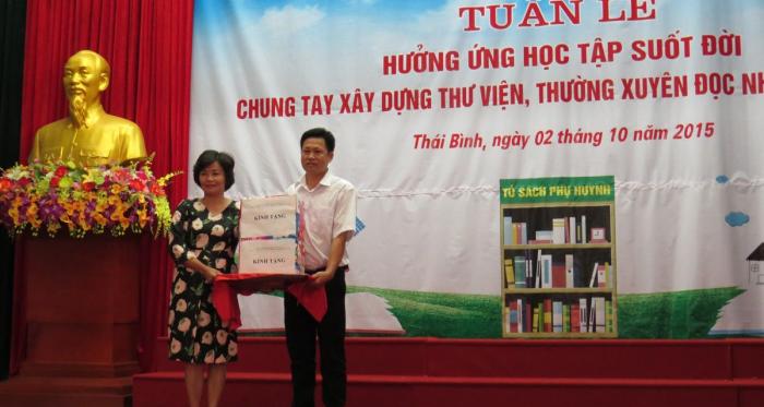 Trao tặng đĩa phim hoạt hình tại Quỳnh Phụ – Thái Bình Trao tặng đĩa phim hoạt hình tại Quỳnh Phụ – Thái Bình